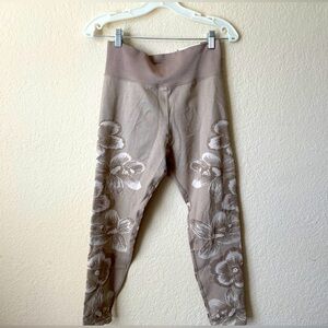 Offline By Aerie 7/8 Hi-Rise Tan Legging Size XLG Flower Pattern